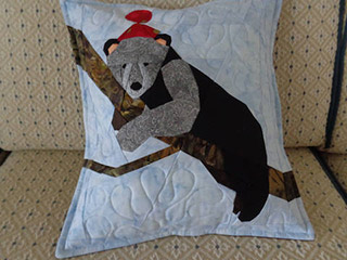 Bear Cub Quilt Pattern. Pillow made by Elisabeth | Whims And Fancies