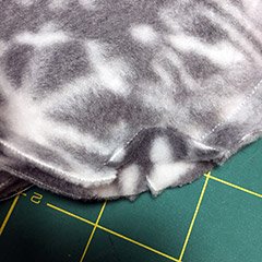 Tutorial for Fleece And Knitted Blankets | Whims And Fancies